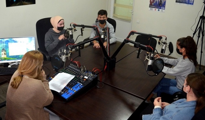 რადიოკაფე &ndash; პირველი არჩევნები პანკისელი თინეიჯერებისთვის&nbsp;