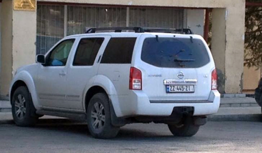 ახმეტის ყოფილმა გამგებელმა ახალ მერს გაფუჭებული &bdquo;ჯიპი&ldquo; დაუტოვა